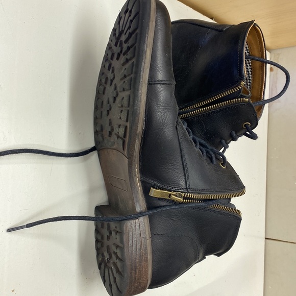 Men’s Boots - Picture 3 of 3